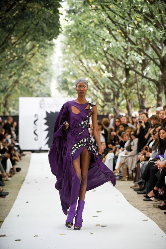 Fashion Week Paris, Jardin du Palais Royal, On Aura Tout Vu, mannequin, violet