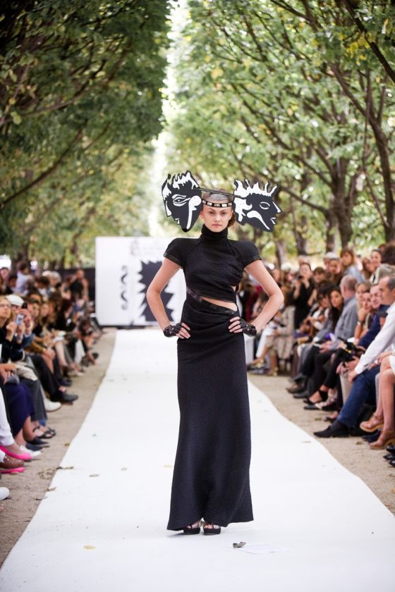 Fashion Week Paris, Jardin du Palais Royal, On Aura Tout Vu, mannequin, robe noire