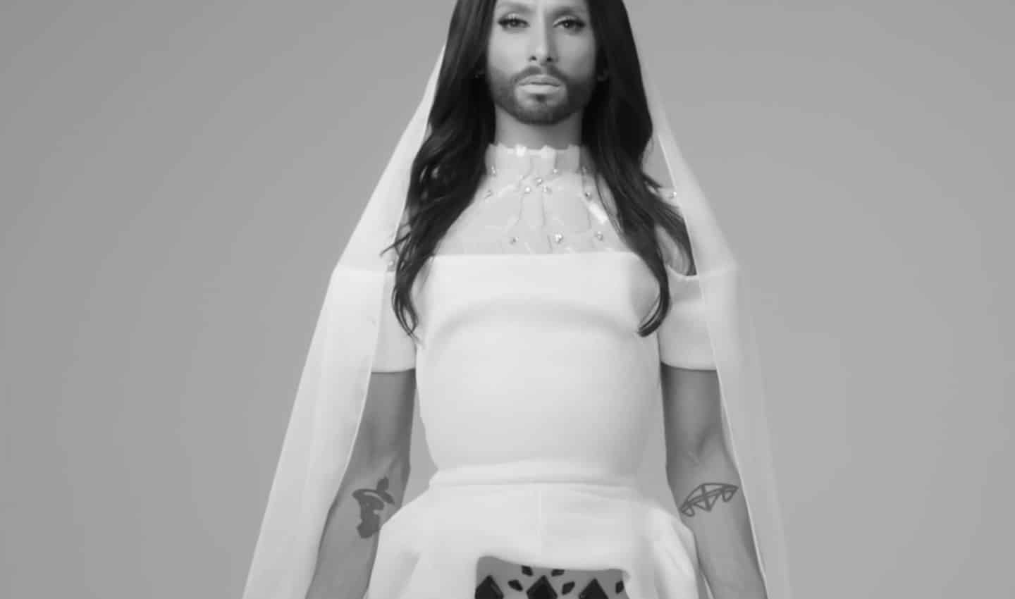 Conchita Wurst  wering on aura tout vu fashion 6