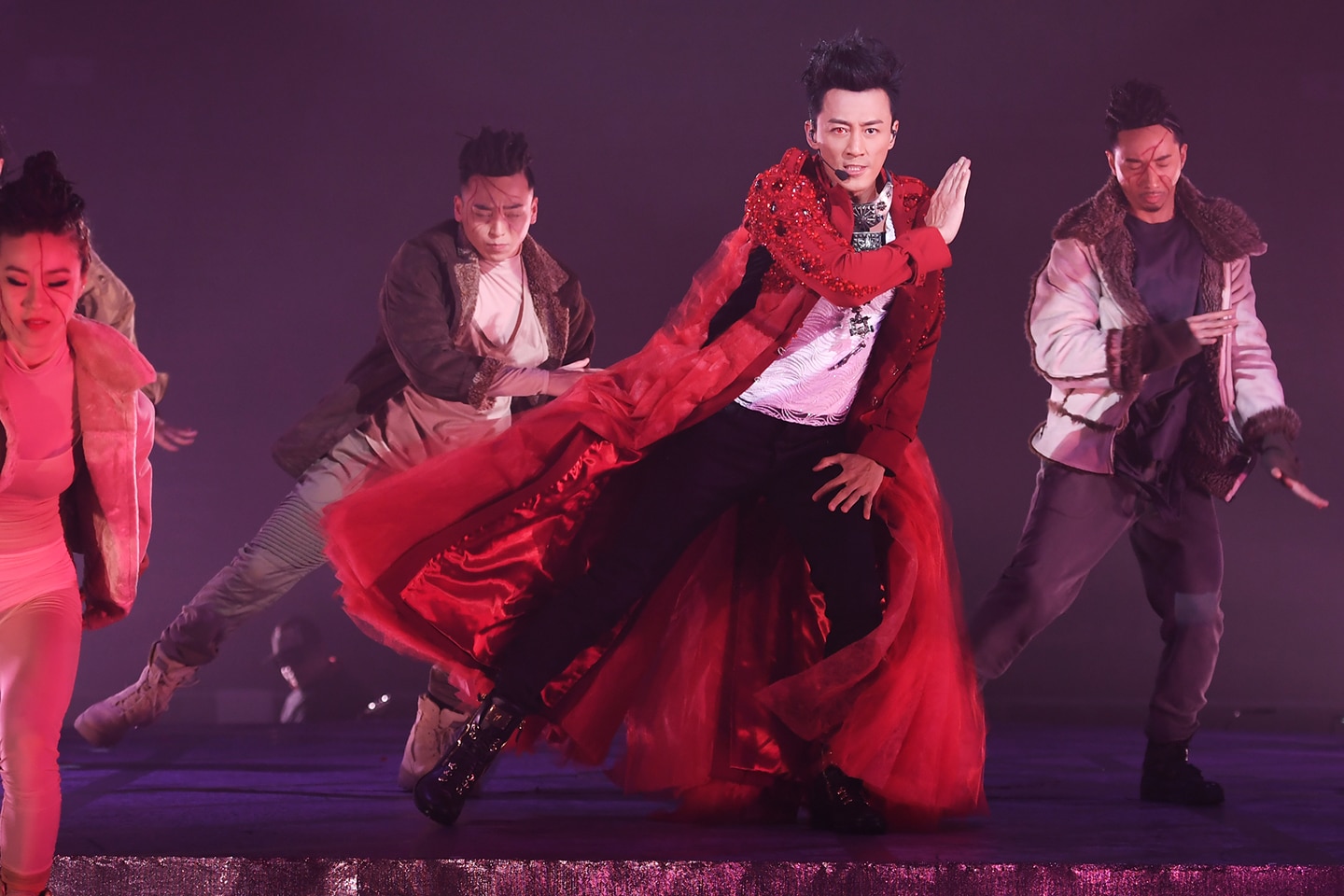 Raymond Lam red coat on aura tout vu couture hong kong paris