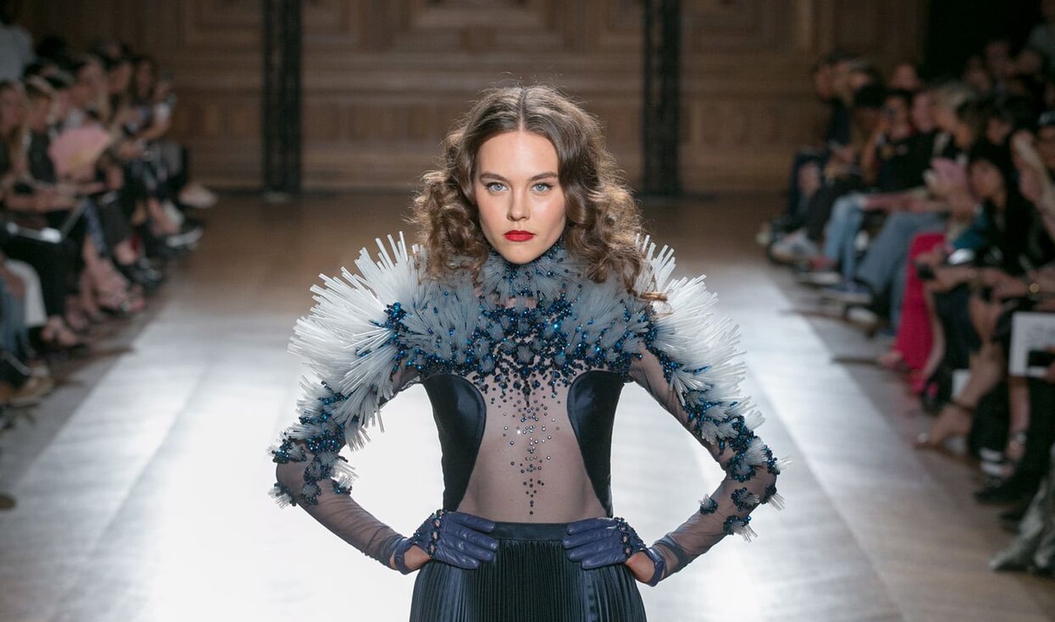 ON AURA TOUT VU x PATRICE PIAU les models du show on aura tout vu couture coiffé par patrice piau