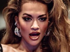 Rita Ora porte des boucles d’oreilles On Aura Tout Vu rita ora wearing on aura tout vu earrings