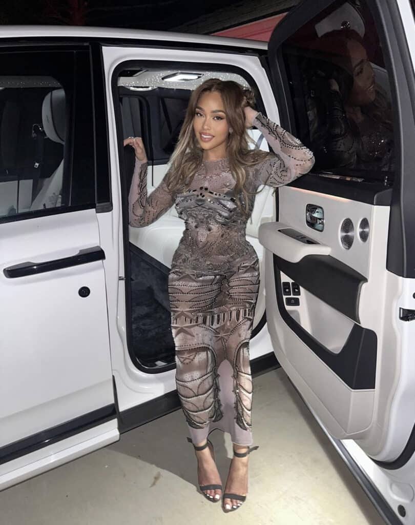 Jordyn Woods porte une robe print de la marque on aura tout vu en tulle transparent