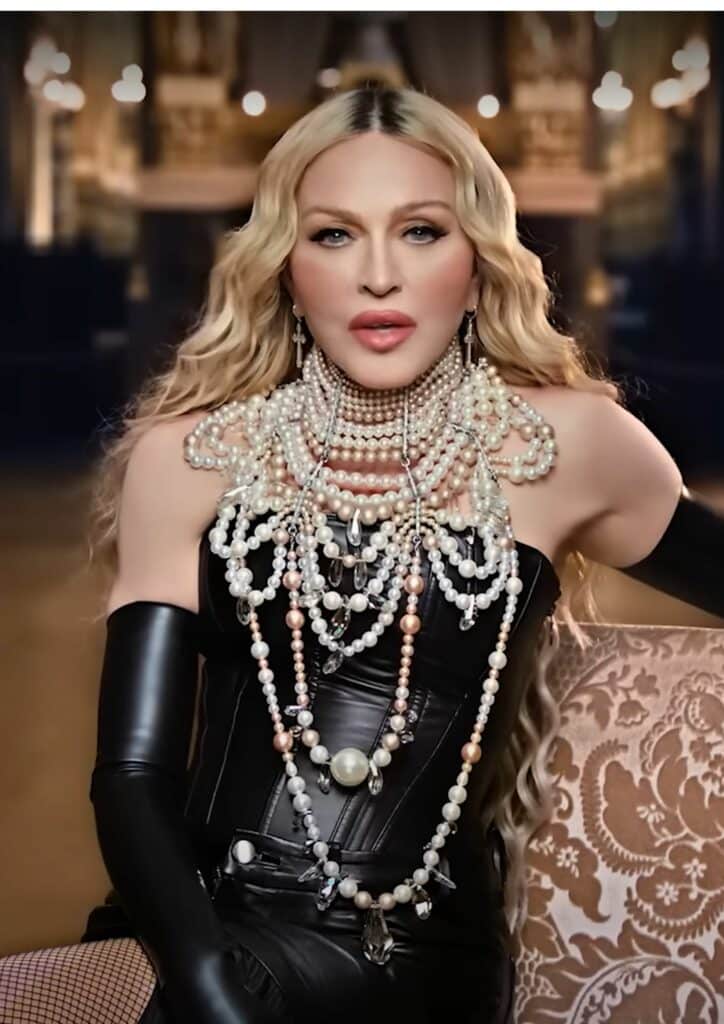 madonna wearing jewellery by on aura tout vu paris 