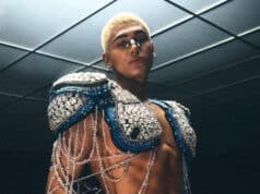 Christian Arciga avec armure de ON AURA TOUT VU christian arciga-wearing on aura tout vu couture for perfectman magazine